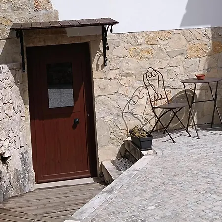 Alojamento de Acomodação e Pequeno-almoço Casa Da Pedra - Alvados, Porto De Mós 3*
