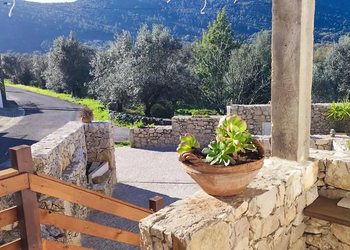 Casa Da Pedra - Porto De Mos, Leiria Bed & Breakfast