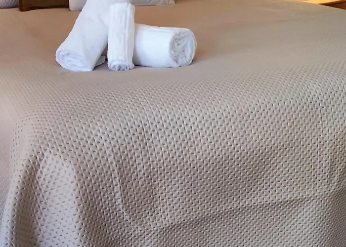 Alojamento de Acomodação e Pequeno-almoço Casa Da Pedra - Alvados, Porto De Mós