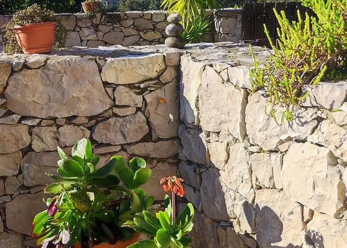 Casa Da Pedra - Porto De Mos, Leiria Bed & Breakfast