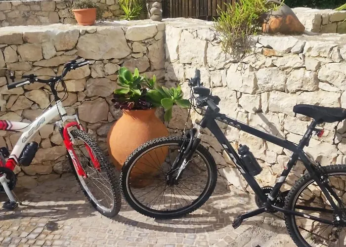 Casa Da Pedra - Alvados, Porto De Mós Alojamento de Acomodação e Pequeno-almoço 3*